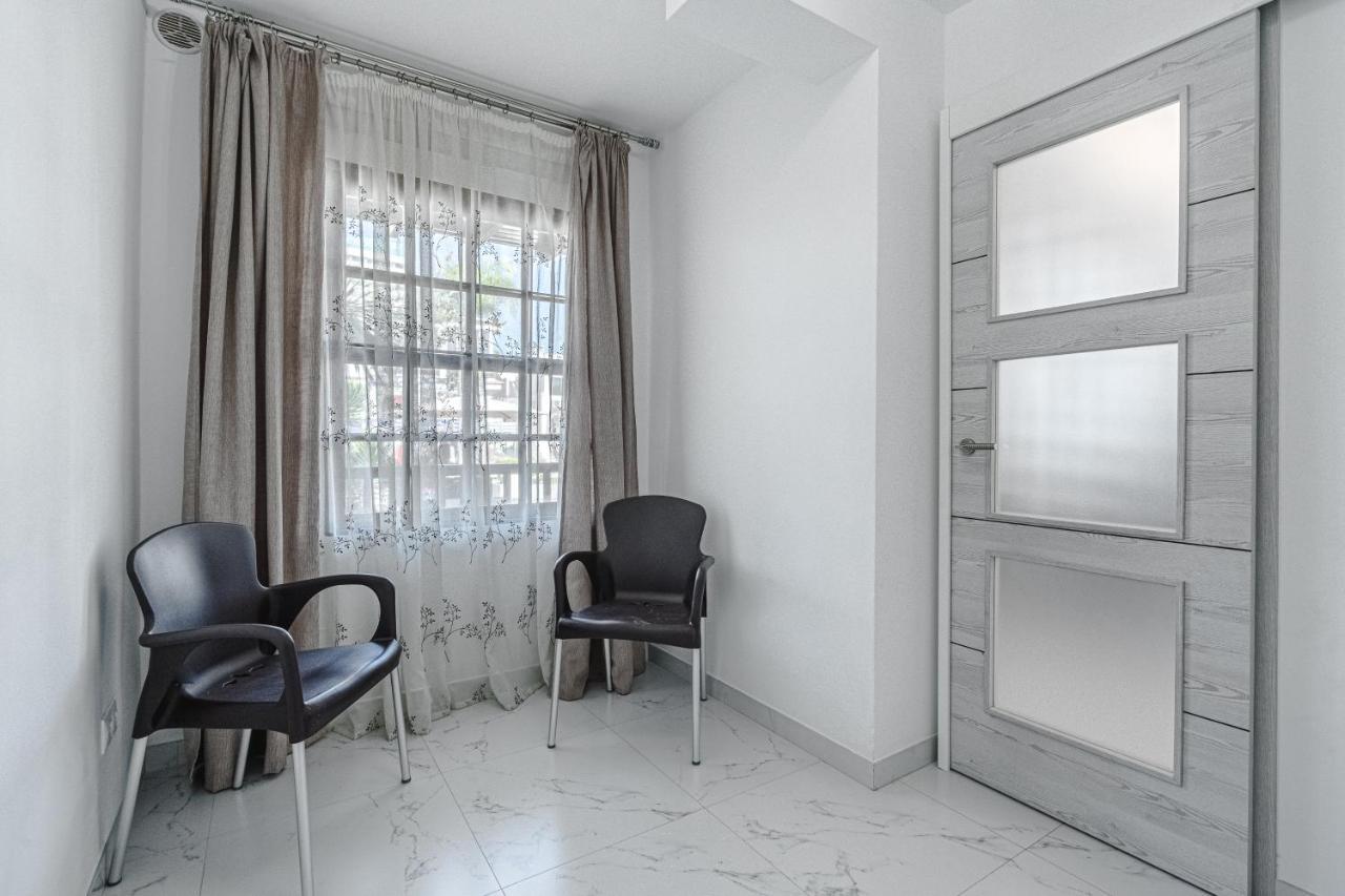 Amazing 3 Bedroom Apartment On The First Line Of The Best Las Americas Beach, Air Conditioner And Terrace Ocean View Playa de las Americas  Exteriör bild