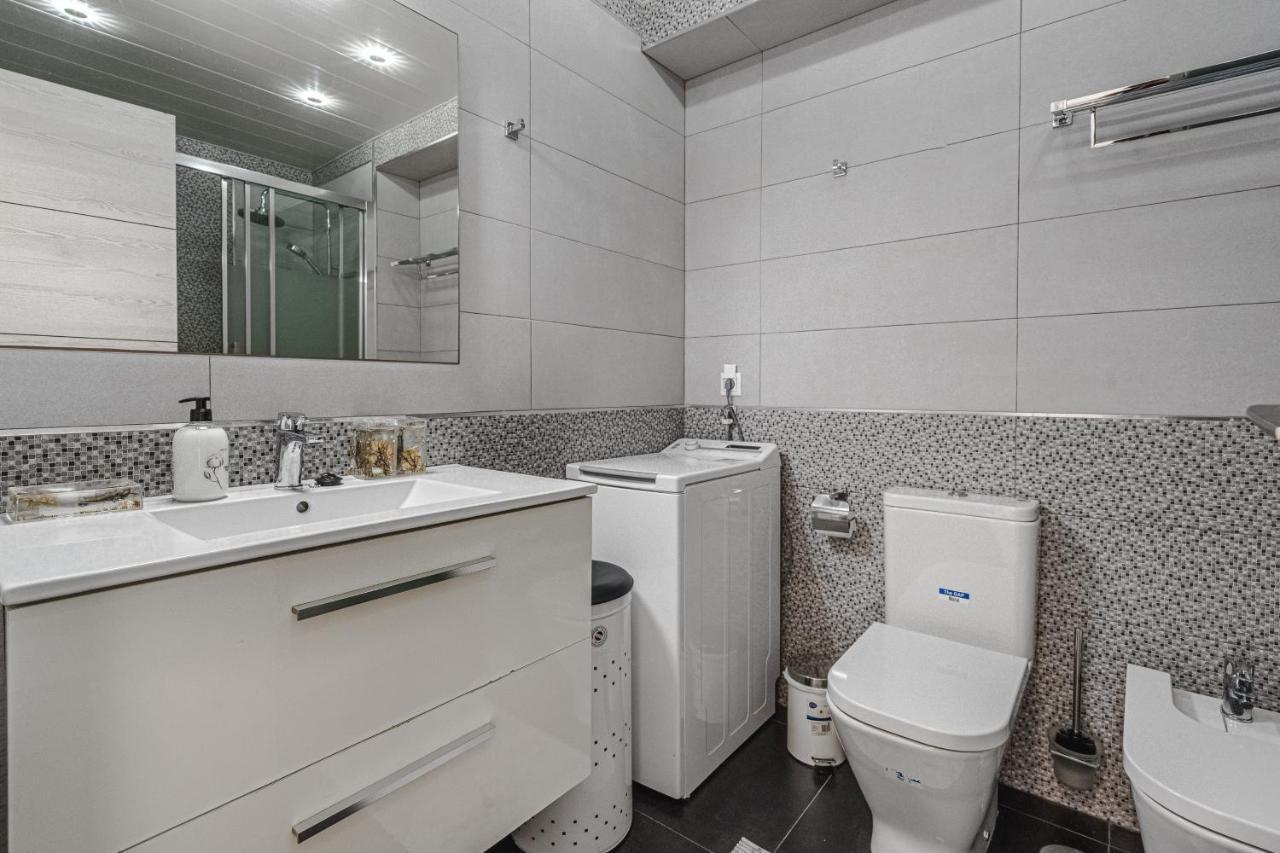Amazing 3 Bedroom Apartment On The First Line Of The Best Las Americas Beach, Air Conditioner And Terrace Ocean View Playa de las Americas  Exteriör bild