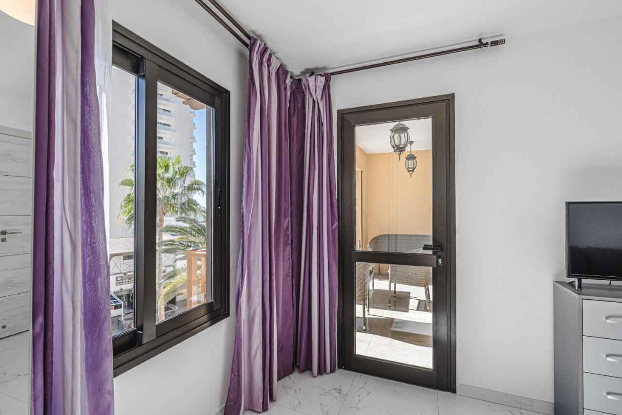 Amazing 3 Bedroom Apartment On The First Line Of The Best Las Americas Beach, Air Conditioner And Terrace Ocean View Playa de las Americas  Exteriör bild